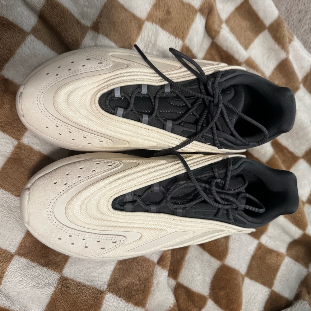 Adidas Cream and Black Sneakers with Textured Design Ozelia